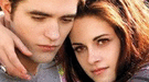 Robert Pattinson y Kristen Stewart posan abrazados en una nueva imagen de Amanecer: Parte 2