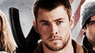 Josh Hutcherson y Chris Hemsworth toman las armas en el nuevo póster de Amanecer rojo