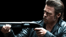 Segundo póster de Mátalos suavemente, con Brad Pitt empuñando una escopeta