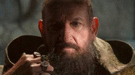 Ben Kingsley muestra los diez anillos del Mandarín en una nueva imagen de Iron Man 3