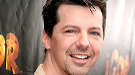 Sean Hayes será Larry en Los tres chiflados de los Farrelly