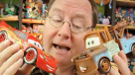 John Lasseter dice que Cars 2 no se hizo solo por el merchandising