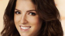 Cameron Diaz y Anna Kendrick muestran embarazo en los pósters de What to expect when youre expecting