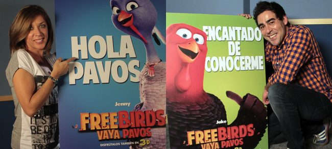 Eva Isanta y Pablo Chiapella doblando a sus personajes de 'Free birds (Vaya pavos)'