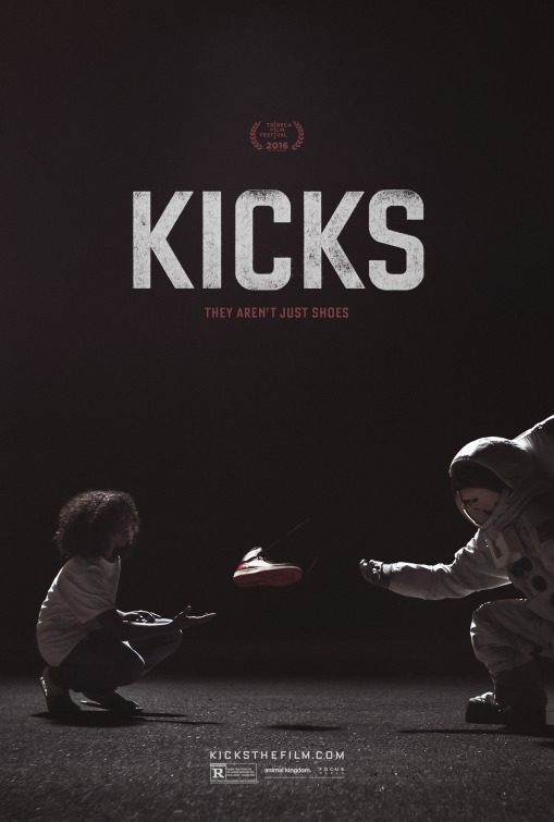 Cartel de Kicks - Kicks