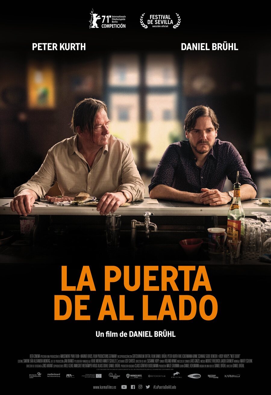 Cartel de La puerta de al lado - Español