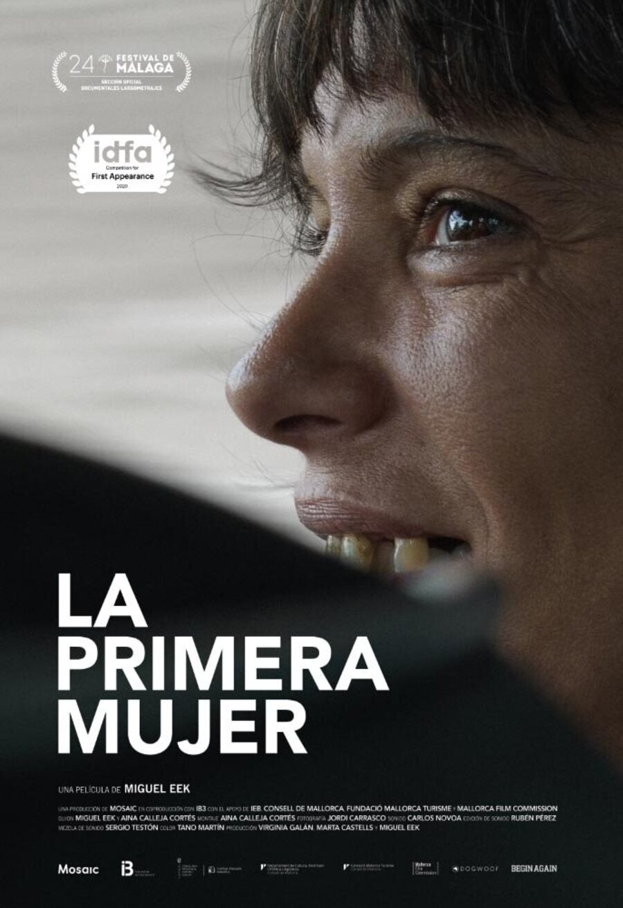 Cartel de La primera mujer - España