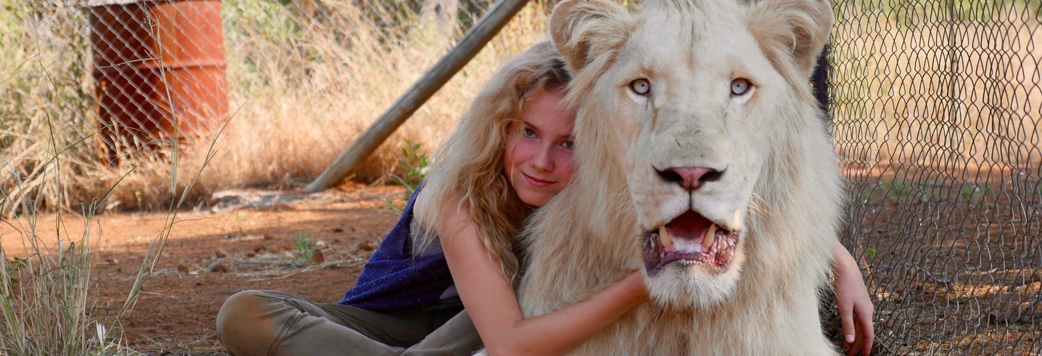 Mia y el león blanco