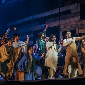 33 El Musical