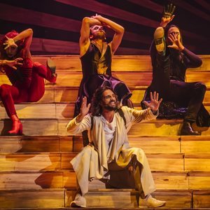 33 El Musical