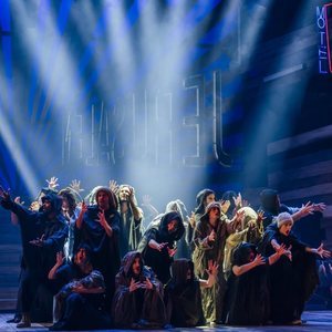 33 El Musical