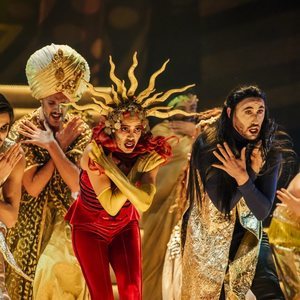 33 El Musical