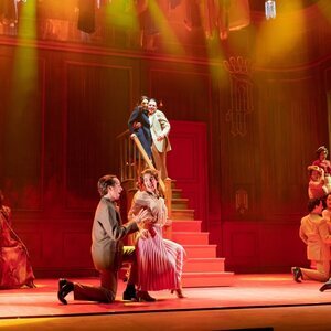 El tiempo entre costuras: El musical