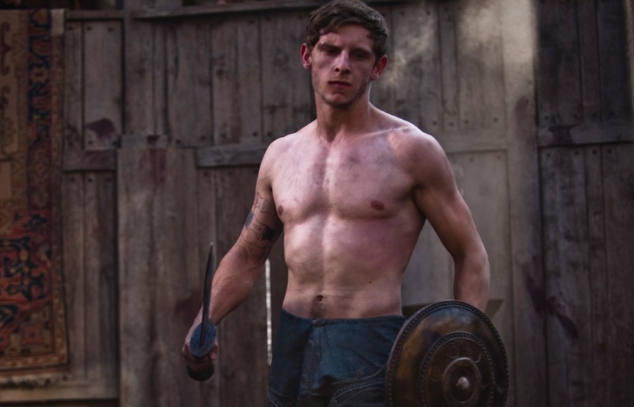Jamie Bell con el pecho desnudo en 'La legión del águila'