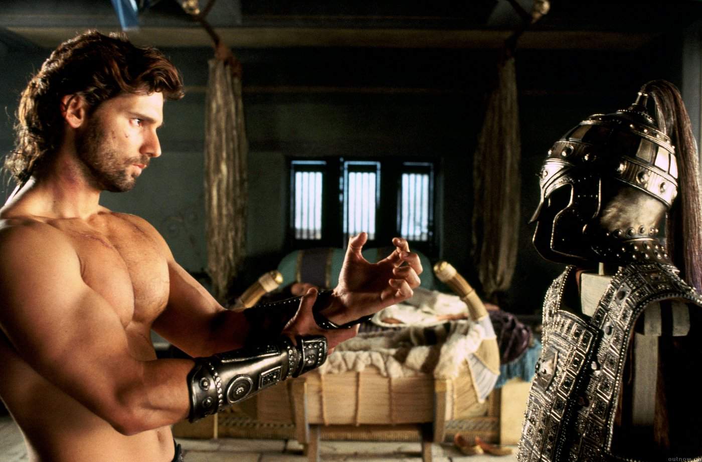 Eric Bana con el pecho desnudo en una escena de 'Troya'