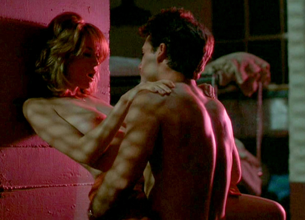 Diane Lane en una escena de sexo de 'Constantes vitales', de 1990