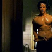 James McAvoy con el torso desnudo en una escena de 'Wanted'