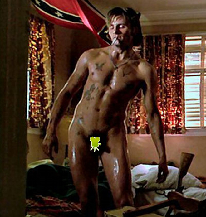 Viggo Mortensen desnudo en una escena de 'Extraño vínculo de sangre'