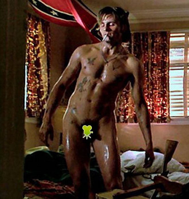 Viggo Mortensen desnudo en una escena de 'Extraño vínculo de sangre'