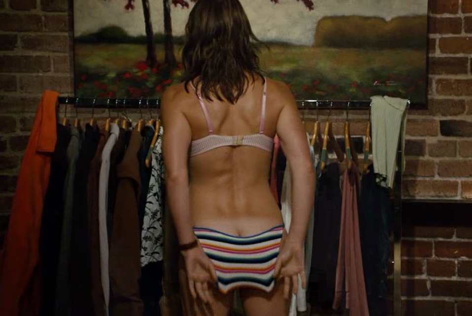 Jessica Biel en ropa interior en una escena de 'Os delcaro marido y marido'