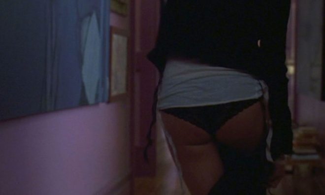 Sarah Michelle Gellar muestra el culo en una escena de 'Suburban girl'