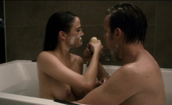 Eva Green con el pecho desnudo y Ewan Mcgregor en 'Perfect sense'