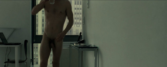 Michael Fassbender recién levantado en 'Shame'