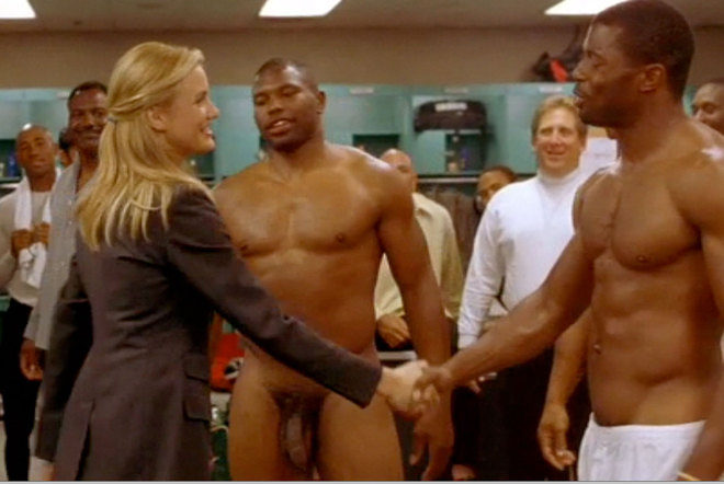 Cameron Diaz saluda al equipo 'Tiburones' en 'Un domingo cualquiera'
