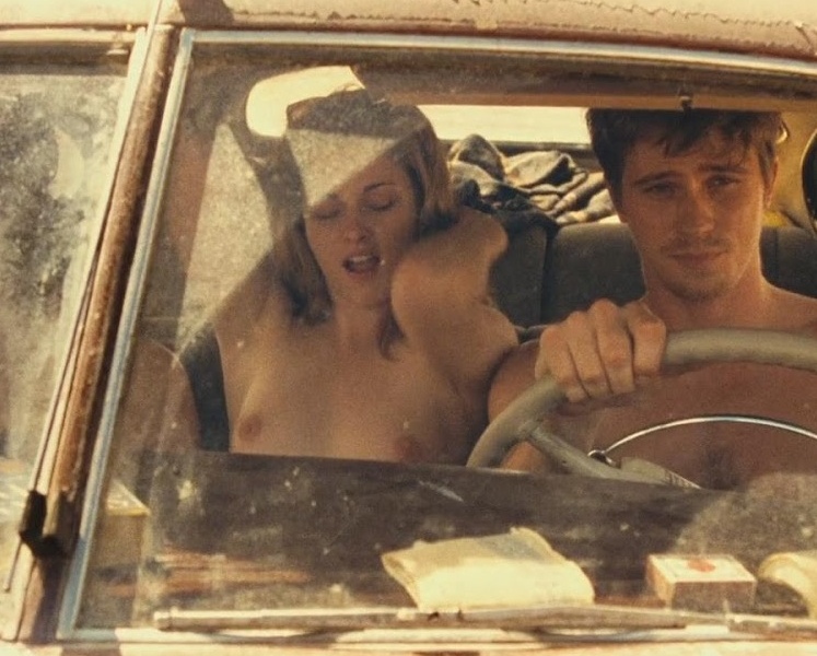 Kristen Stewart en una escena de 'On the Road (En la carretera)'