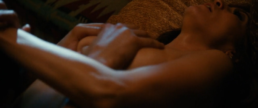Jennifer Lopez teniendo sexo con Ryan Guzman en 'Obsesión'