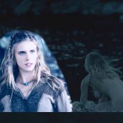 Gaia Weiss completamente desnuda en 'Vikings'