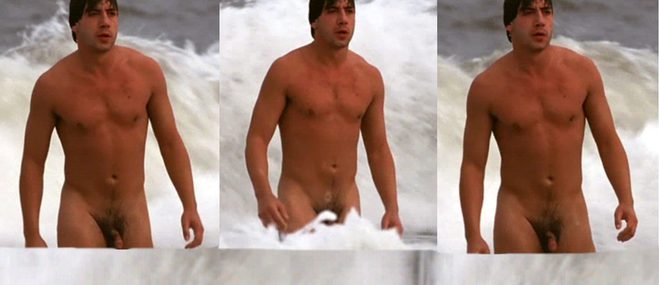 Javier Bardem se baña desnudo en 'El detective y la muerte'