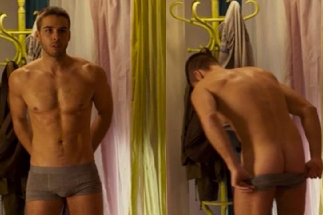Álex Barahona desnudo enseña el culo en 'Lo contrario al amor'