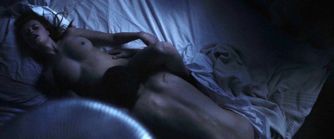 Abigail Hardingham desnuda en 'Nina Forever'