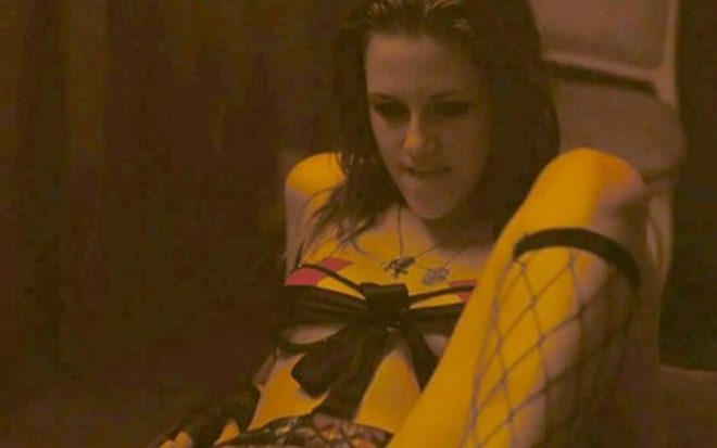 Kristen Stewart con cinta aislante en los pezones en 'Welcome to the Rileys'