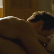 Lena Headey desnuda enseña las tetas en 'Zipper'