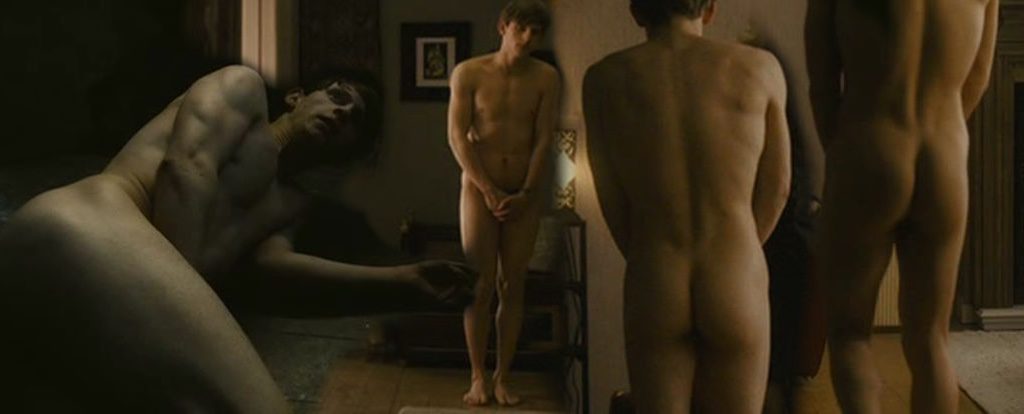 Jamie Bell totalmente desnudo enseña el culo en 'Hallam Foe'
