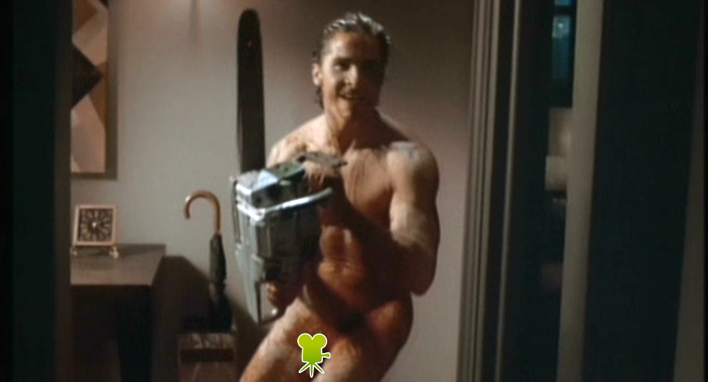 Christian Bale desnudo con una motosierra en 'American psycho'