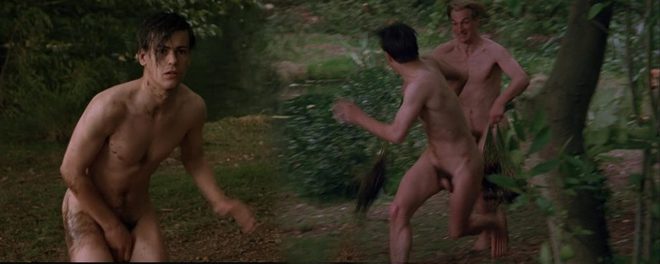 Rupert Graves y Julian Sands totalmente desnudos enseñan el pene en 'Una habitación con vistas'