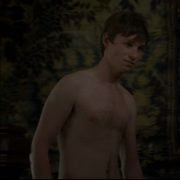 Eddie Redmayne desnudo enseña el culo en 'Tess, la de los D'Urberville'