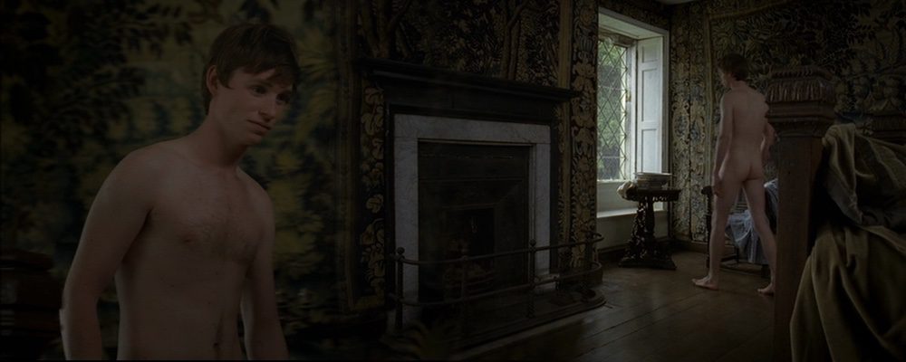 Eddie Redmayne desnudo enseña el culo en 'Tess, la de los D'Urberville'