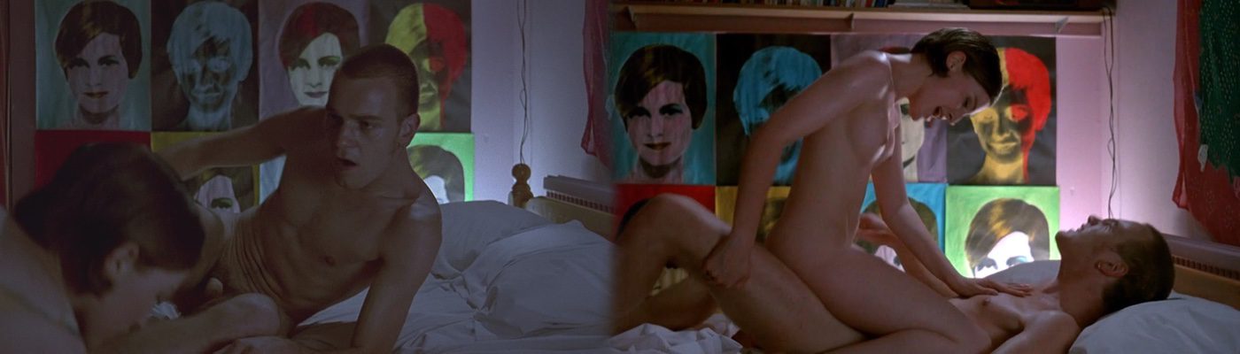 Ewan McGregor desnudo integral practica sexo en 'Trainspotting'