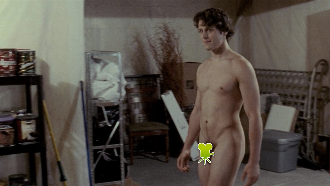 Desnudo integral de Jonathan Groff en una escena de 'Twelve thirty'