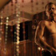 Michael Cudlitz completamente desnudo enseña el culo en 'Dark Tourist'