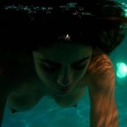 Greta Scarano completamente desnuda enseña las tetas en 'La Verità Sta In Cielo'