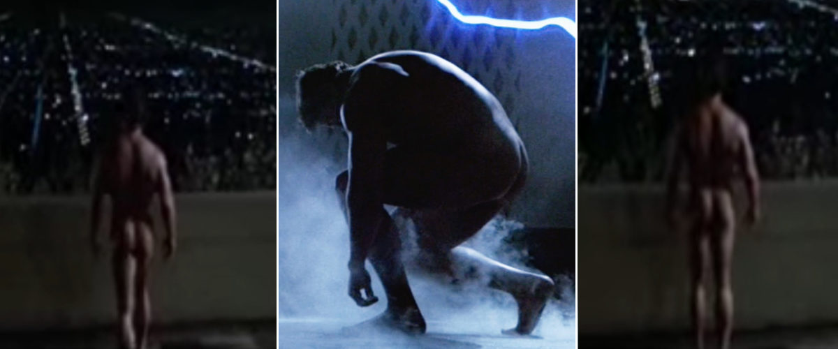 Arnold Schwarzenegger completamente desnudo enseña el culo