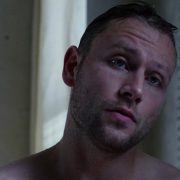 Max Riemelt desnudo enseña el culo en la segunda temporada de 'Sense8'