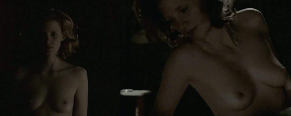 Jessica Chastain enseña las tetas en 'Sin ley'