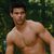 Taylor Lautner muestra el pecho desnudo en una escena de 'Luna nueva'