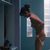 Alison Brie desnuda en 'Glow'